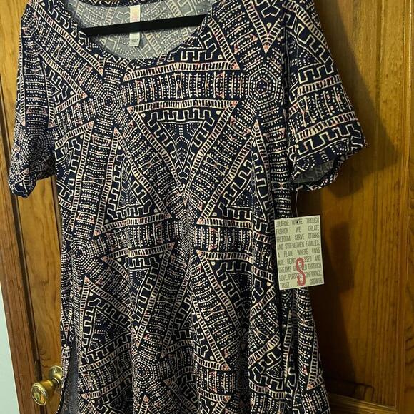 LuLaRoe Perfect T Top Small T Shirt Blue Pink Cream Flowy Blouse Slits Shirt NWT - Picture 3 of 8